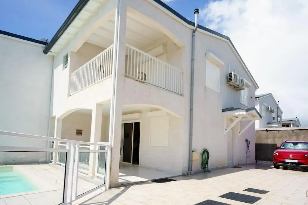 Villa Des Pentas Classee 4 Etoiles Baie-Mahault
